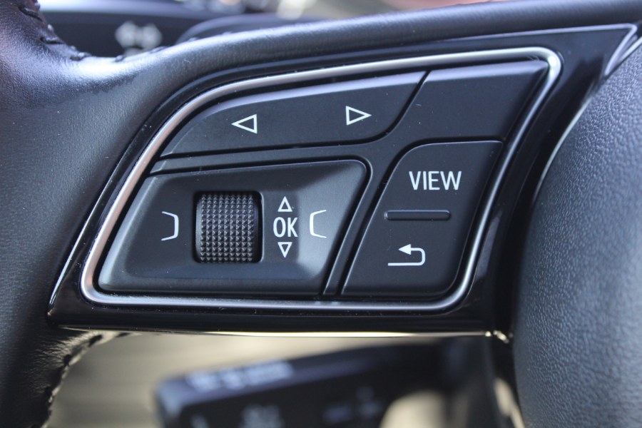 2017 Audi A4 2.0T Prestige photo