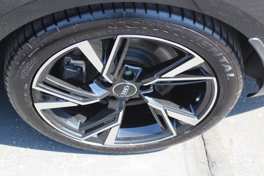 2017 Audi A4 2.0T Prestige photo