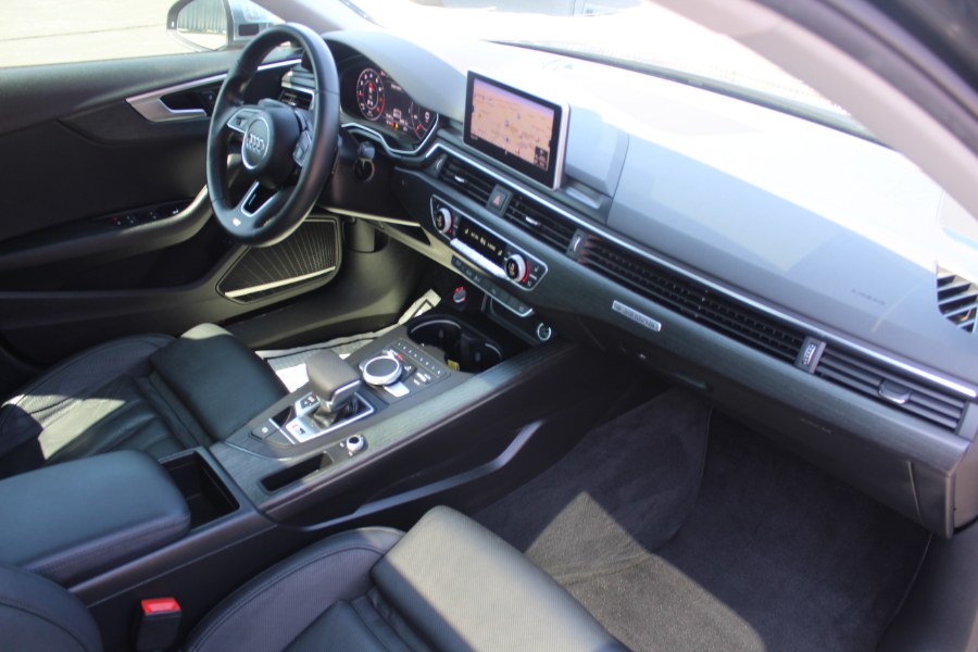 2017 Audi A4 2.0T Prestige photo