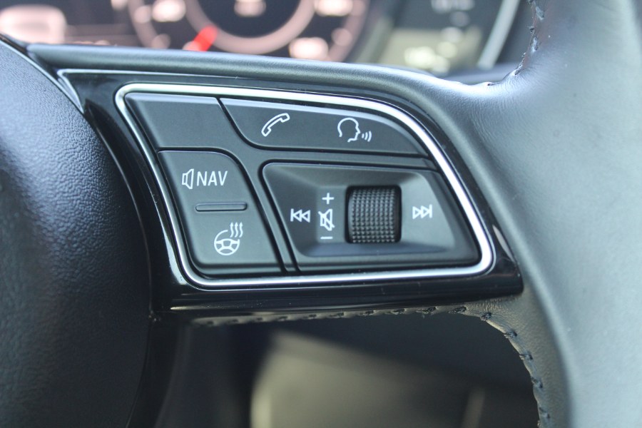 2017 Audi A4 2.0T Prestige photo