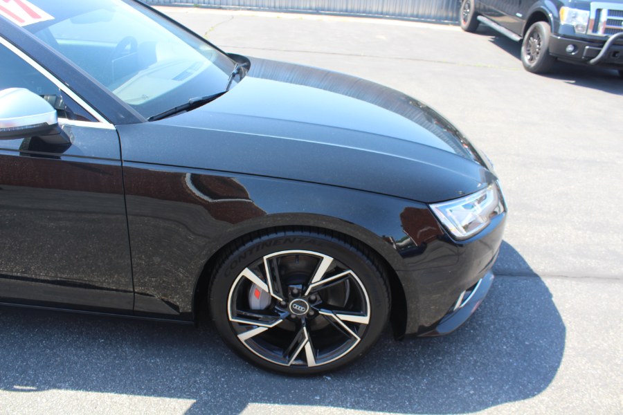2017 Audi A4 2.0T Prestige photo
