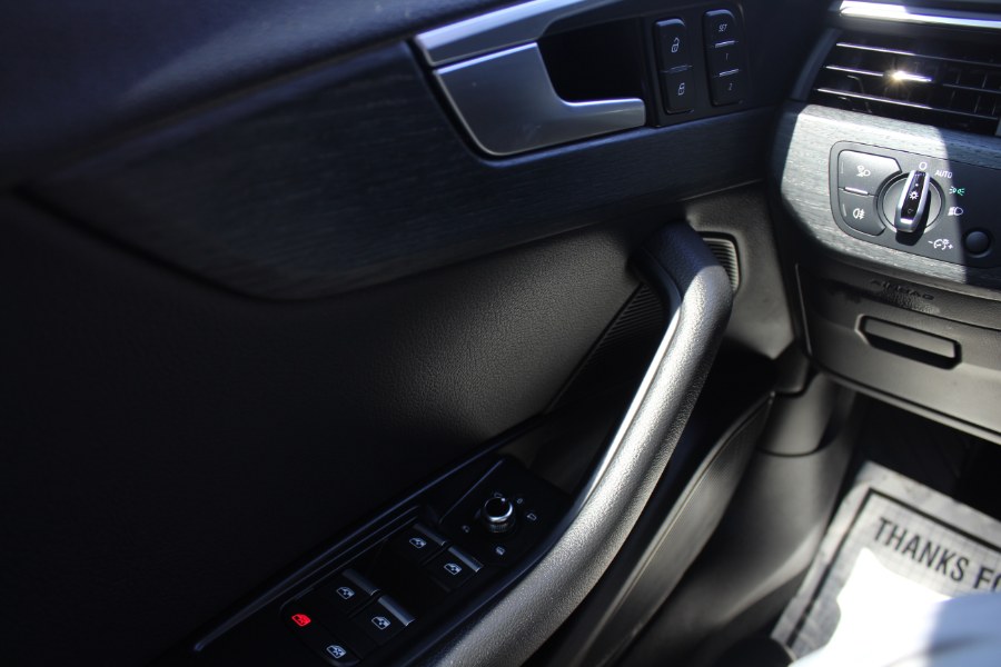 2017 Audi A4 2.0T Prestige photo