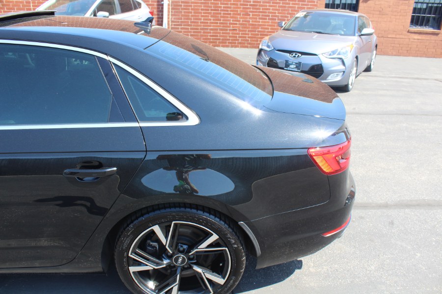 2017 Audi A4 2.0T Prestige photo