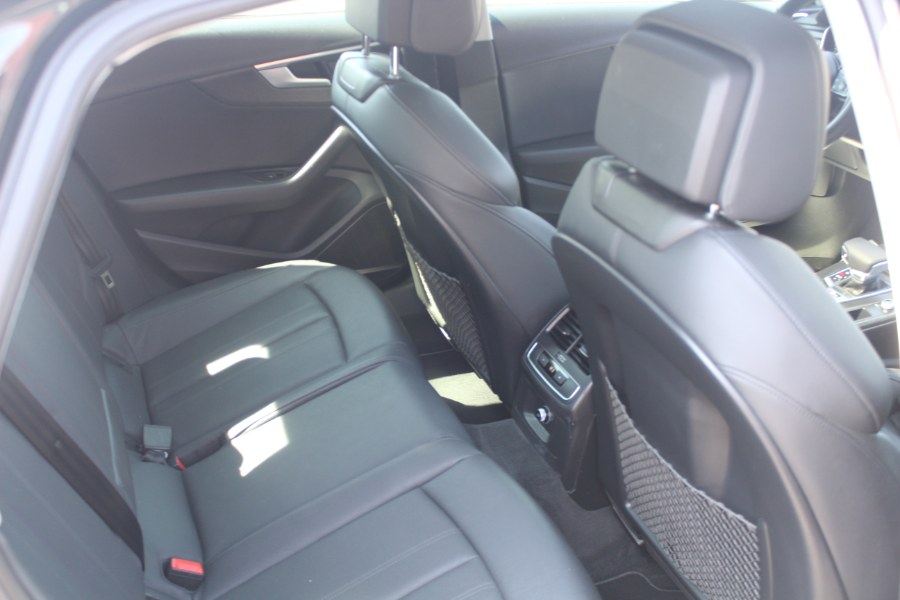 2017 Audi A4 2.0T Prestige photo