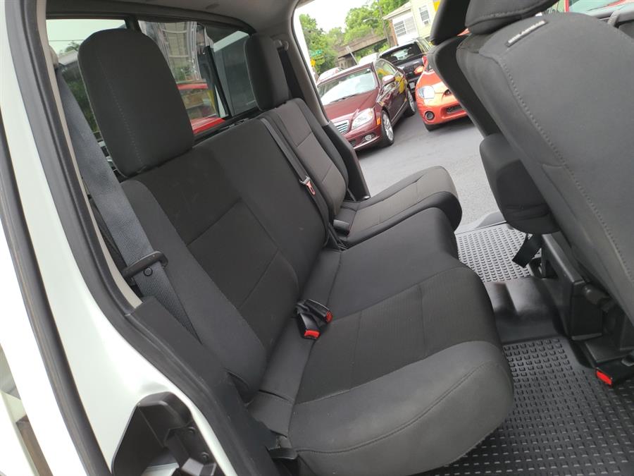 2014 Nissan Titan S photo