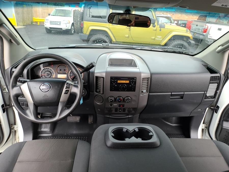 2014 Nissan Titan S photo
