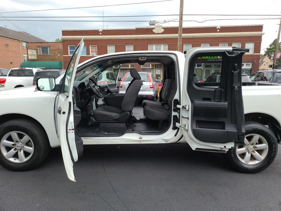 2014 Nissan Titan S photo