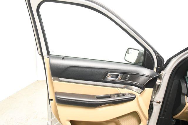 2016 Ford Explorer w/ 3rd Row photo