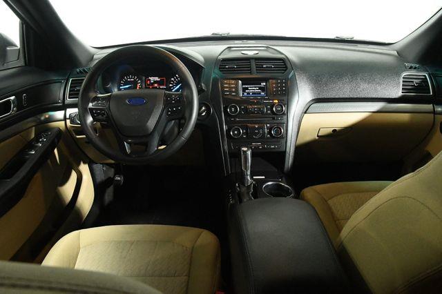 2016 Ford Explorer w/ 3rd Row photo