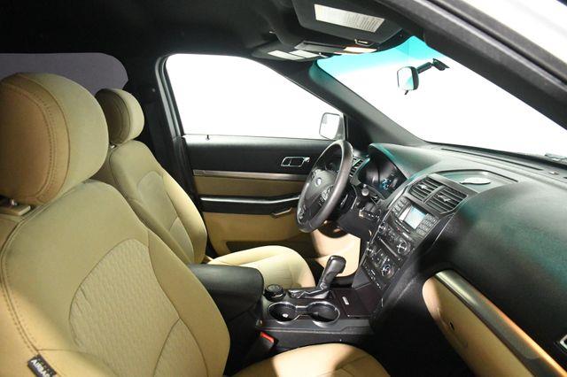 2016 Ford Explorer w/ 3rd Row photo