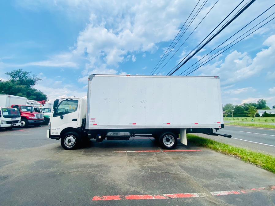 2015 Hino 195 20 FT BOX TRUCK photo