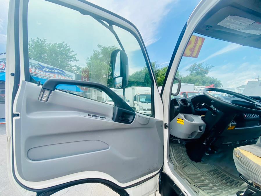 2015 Hino 195 20 FT BOX TRUCK photo
