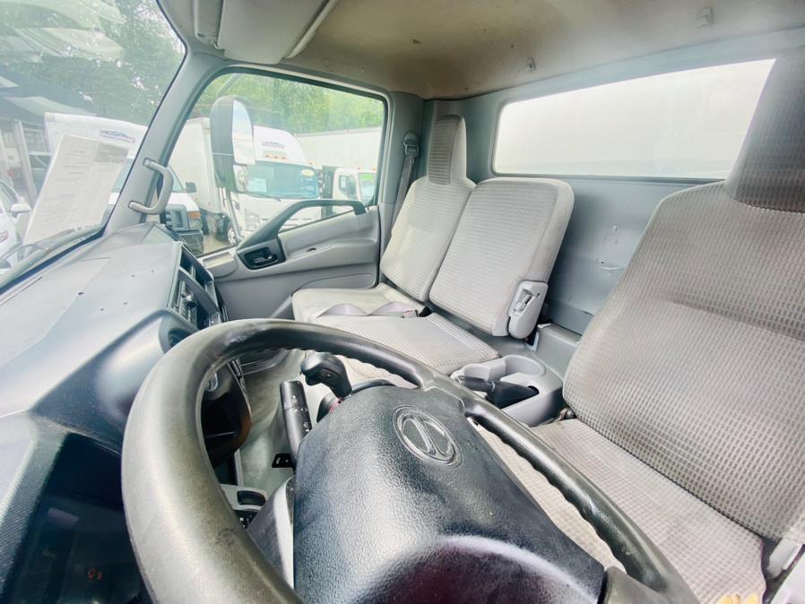 2015 Hino 195 20 FT BOX TRUCK photo