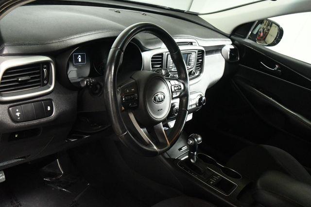 2016 Kia Sorento LX photo