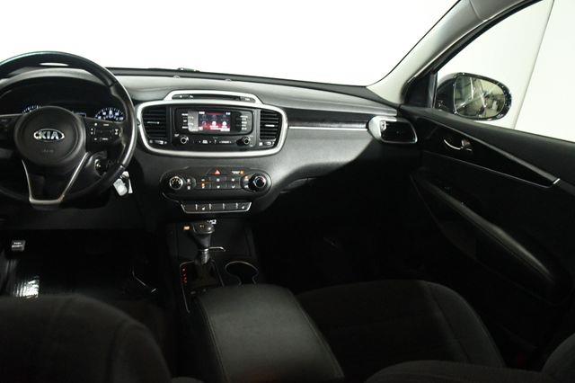 2016 Kia Sorento LX photo