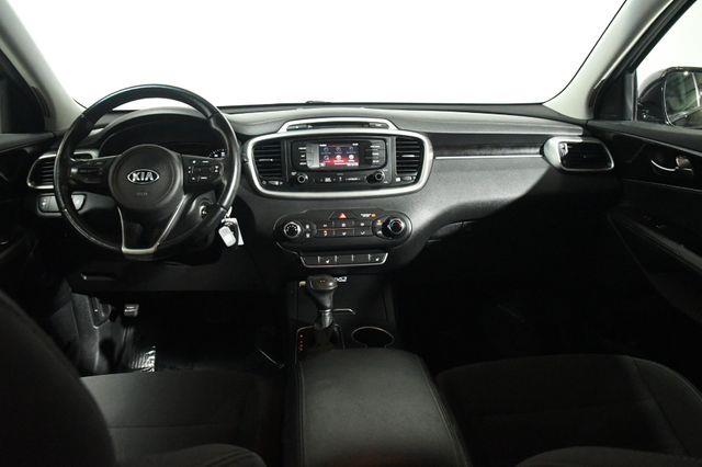2016 Kia Sorento LX photo