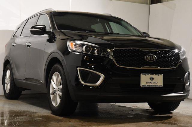 2016 Kia Sorento LX photo