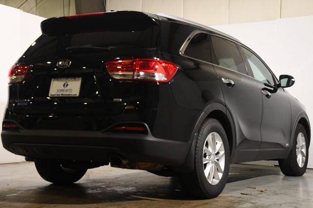 2016 Kia Sorento LX photo
