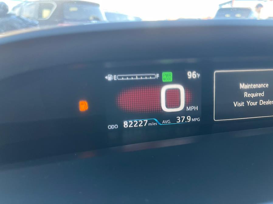 2017 Toyota Prius Three Touring (Natl) photo