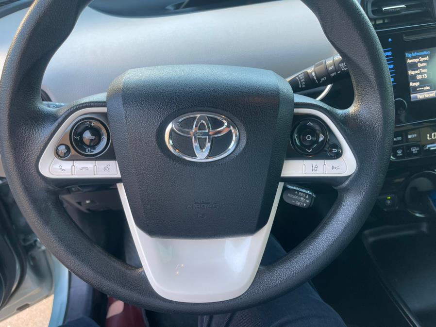 2017 Toyota Prius Three Touring (Natl) photo