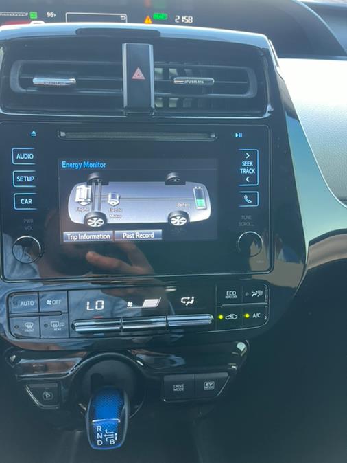 2017 Toyota Prius Three Touring (Natl) photo