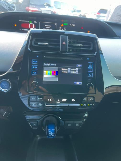 2017 Toyota Prius Three Touring (Natl) photo