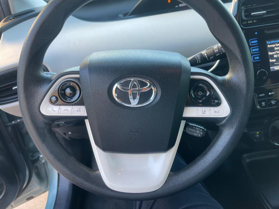 2017 Toyota Prius Three Touring (Natl) photo