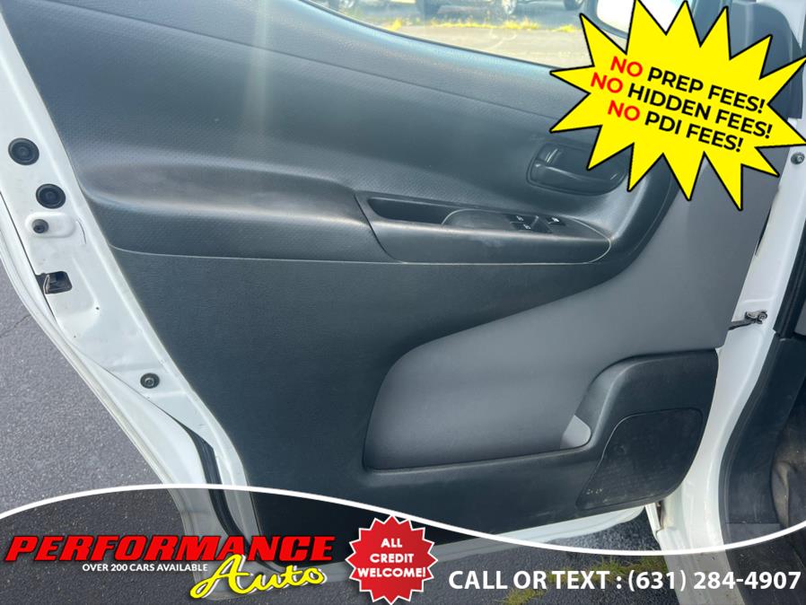 2015 Nissan NV200 I4 S photo
