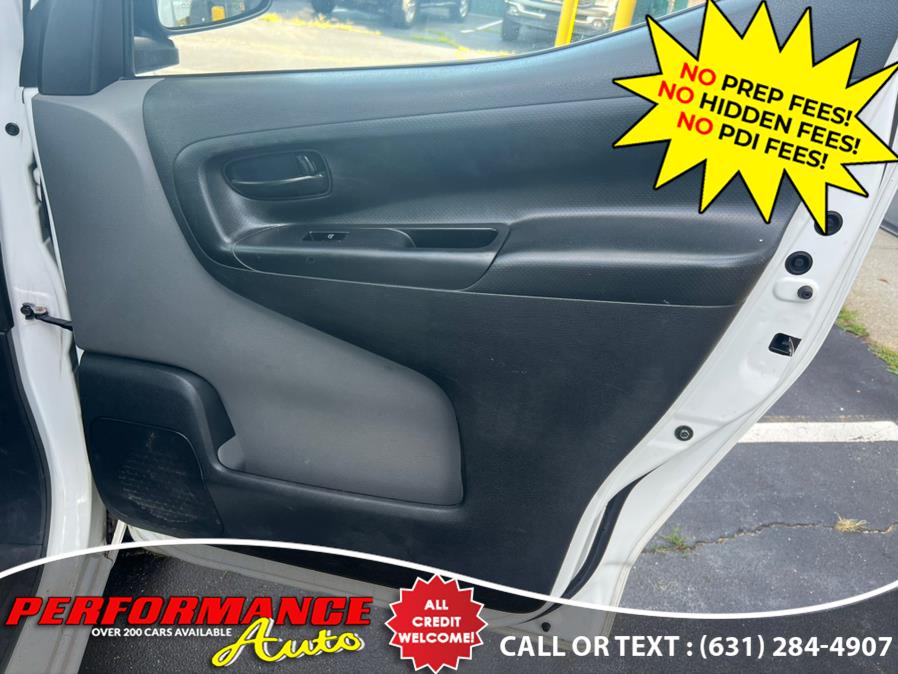 2015 Nissan NV200 I4 S photo