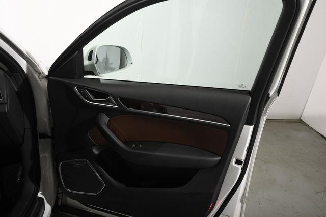 2016 Audi Q3 Prestige photo