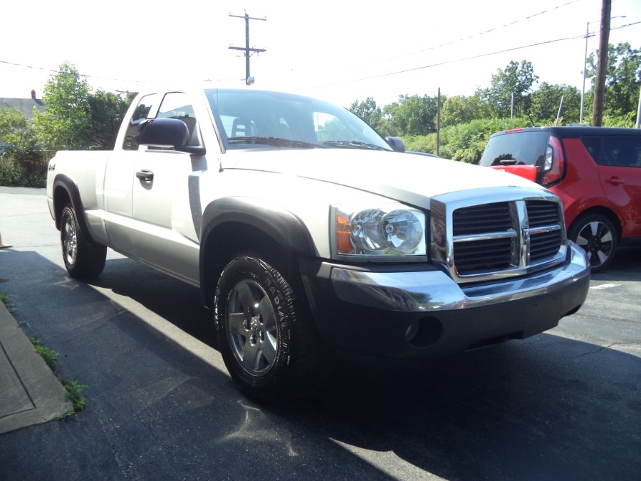 2005 Dodge Dakota SLT photo