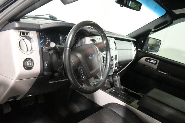 2017 Ford Expedition XLT photo