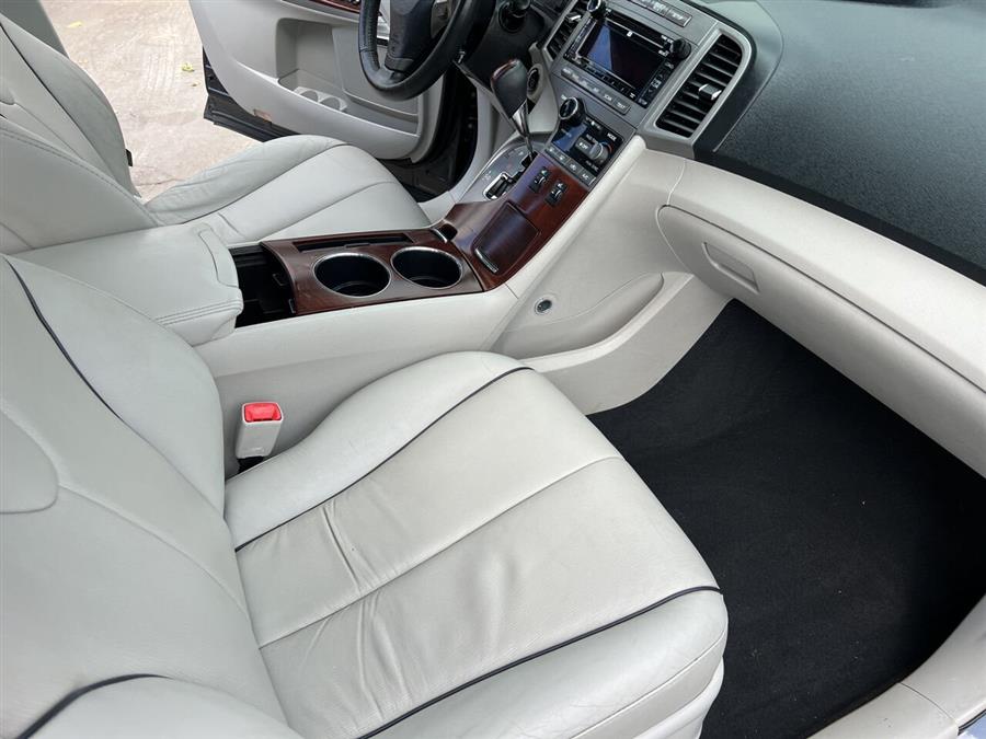 2011 Toyota Venza FWD V6 photo