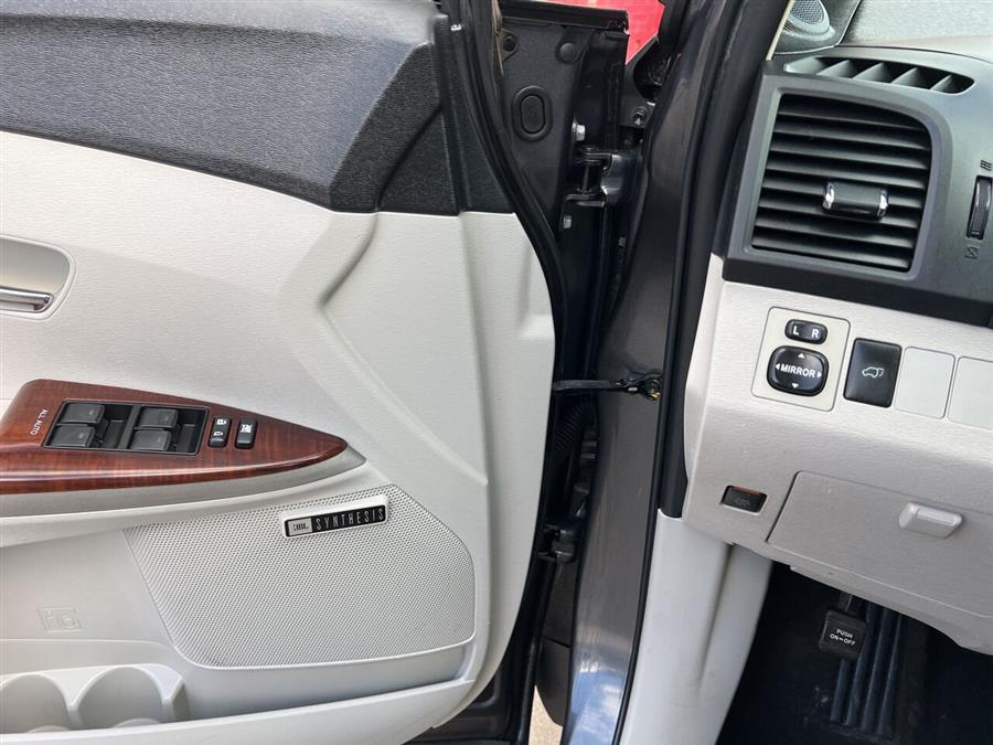 2011 Toyota Venza FWD V6 photo