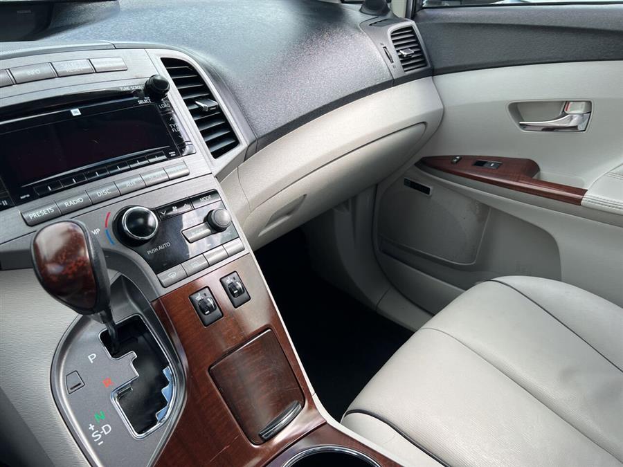 2011 Toyota Venza FWD V6 photo