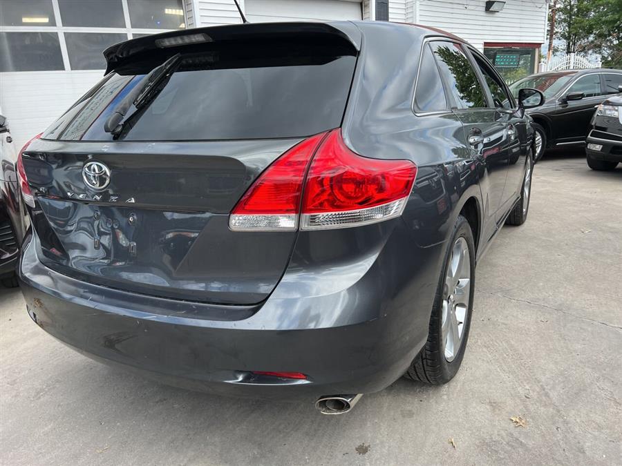 2011 Toyota Venza FWD V6 photo