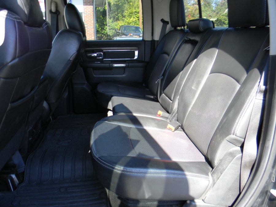 2015 RAM 1500 4WD Crew Cab 140.5
