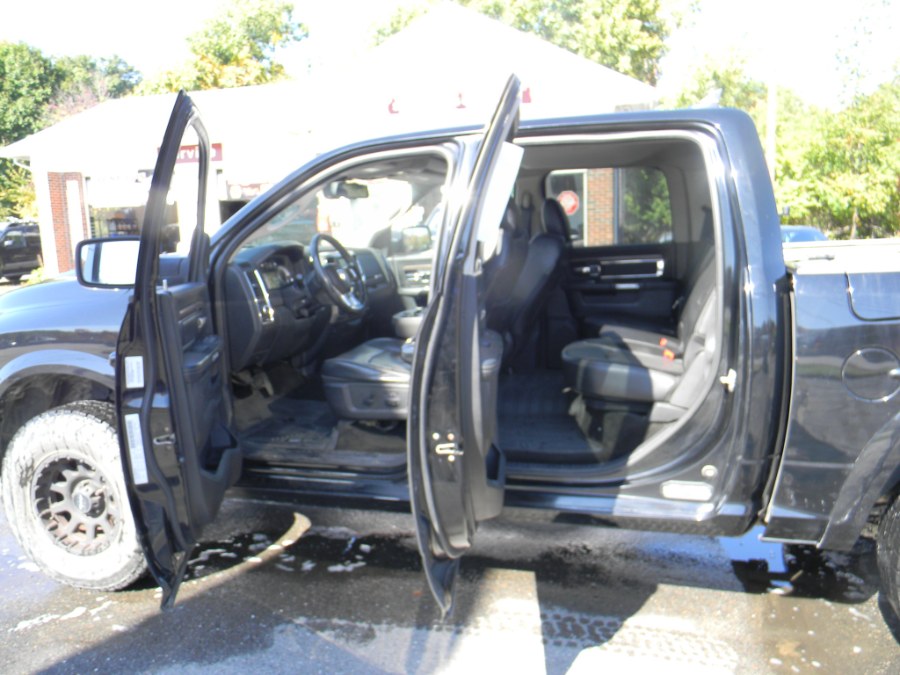 2015 RAM 1500 4WD Crew Cab 140.5