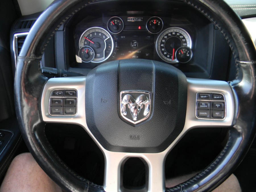 2015 RAM 1500 4WD Crew Cab 140.5