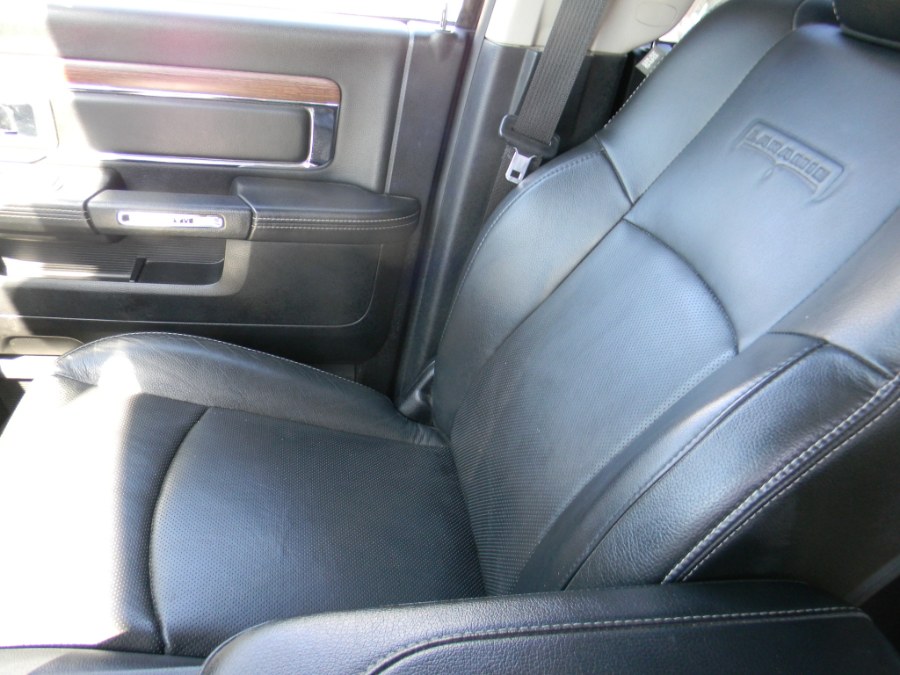 2015 RAM 1500 4WD Crew Cab 140.5