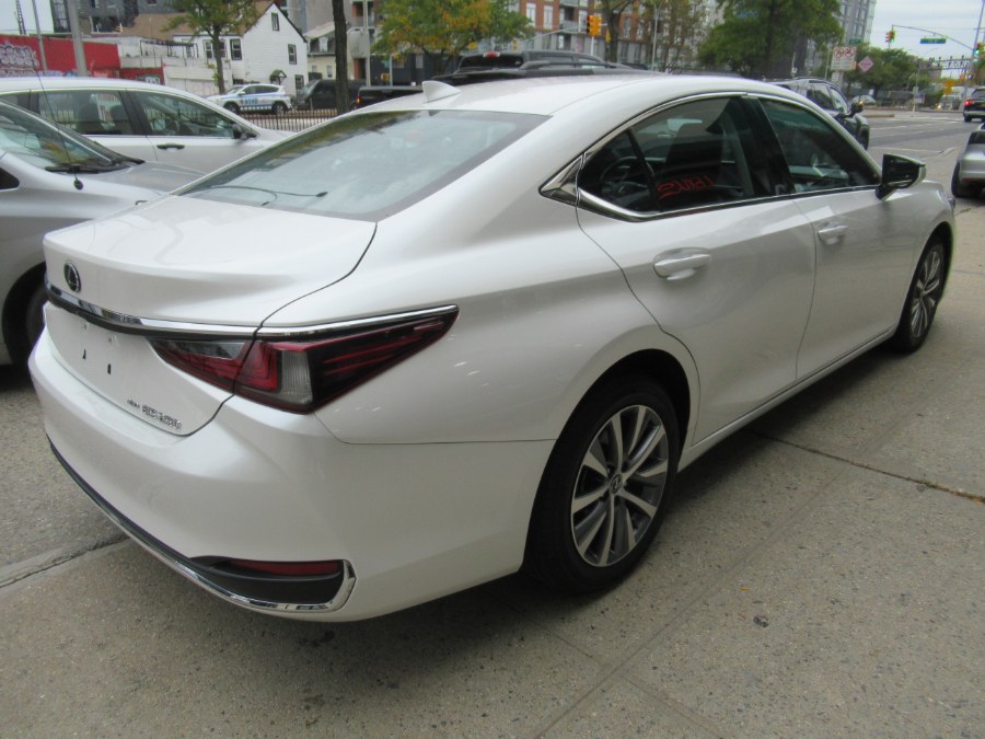 2021 Lexus ES ES photo
