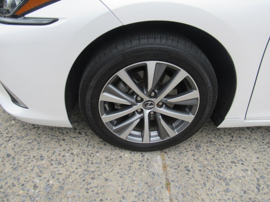 2021 Lexus ES ES photo