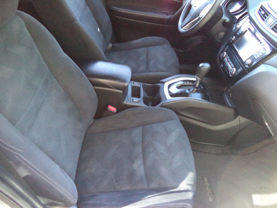 2016 Nissan Rogue AWD 4dr S photo