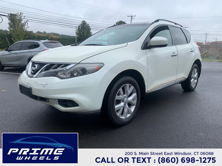 The 2011 Nissan Murano S photos