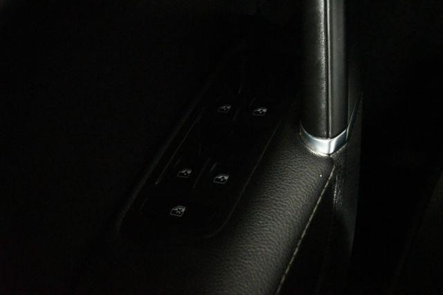 2021 Volkswagen Golf TSI.Free Lifetime Powertrain W photo