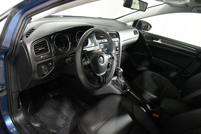 2021 Volkswagen Golf TSI.Free Lifetime Powertrain W photo