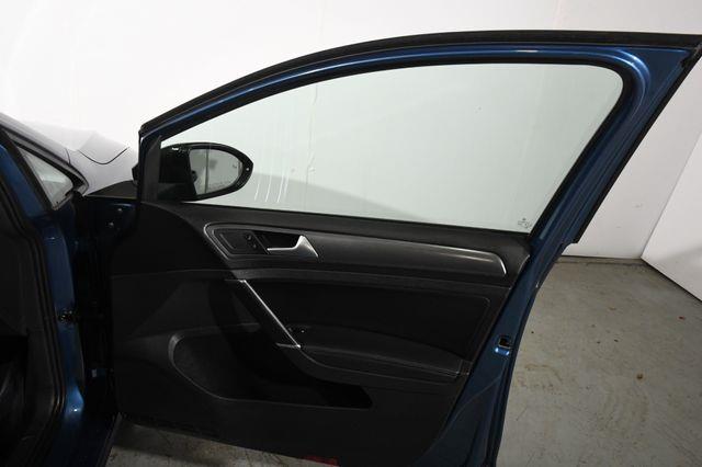 2021 Volkswagen Golf TSI.Free Lifetime Powertrain W photo