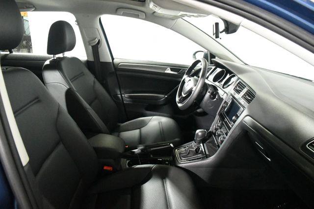 2021 Volkswagen Golf TSI.Free Lifetime Powertrain W photo