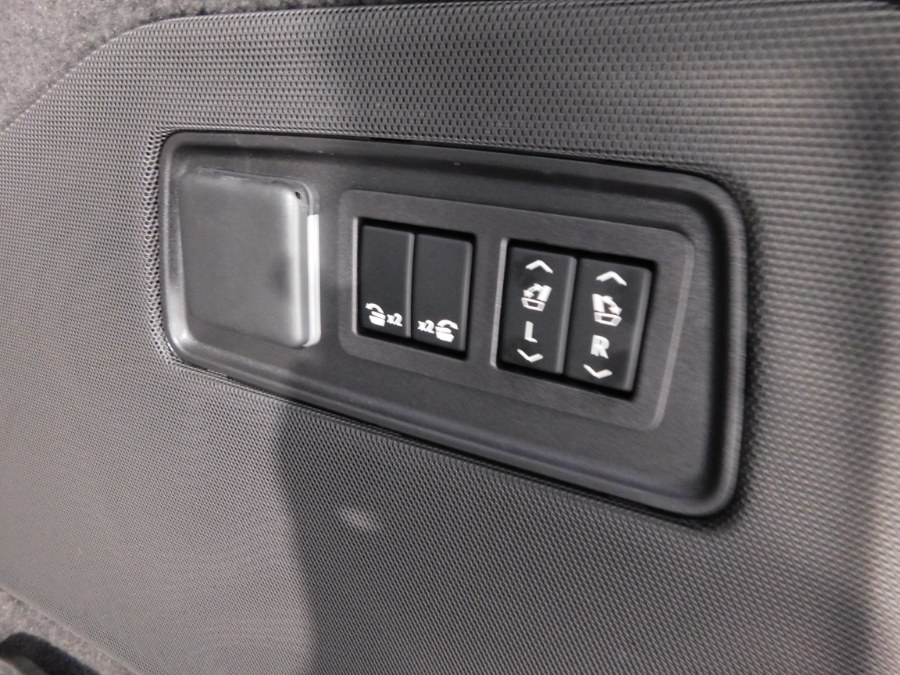 2023 Cadillac Escalade 4WD 4dr Luxury photo