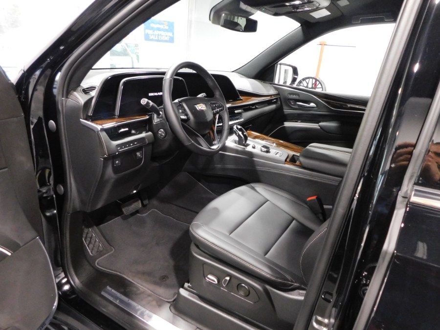 2023 Cadillac Escalade 4WD 4dr Luxury photo